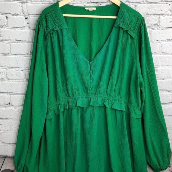 ODDY Tops - Emerald ODDY Size M Stunning Blouse
